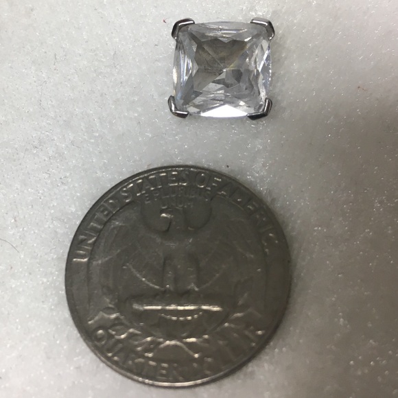 Esprit sterling silver cubic zirconia stud earrings. - Picture 4 of 4